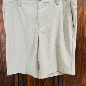 Izod Men's Gray‎ Shorts